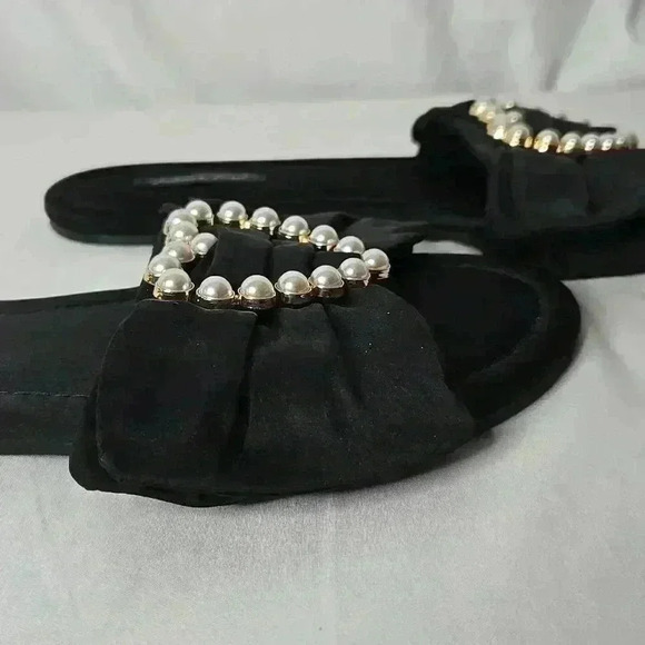 NWOT Victoria's Secret Black Satin Bow Pearl Heart Slippers sz L 9/10 NEW - Picture 3 of 10